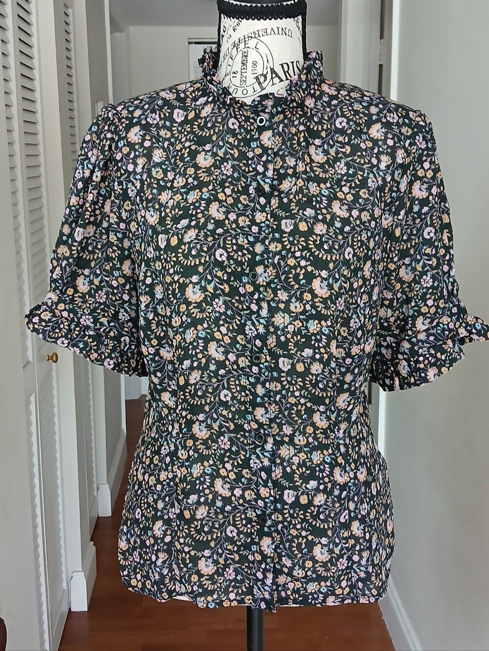 Selkie the Bistro Blouse‎ in Spirit Floral Button Up Top - Picture 3 of 15